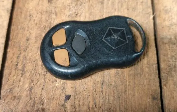 Chrysler Sebring (FJ - JX) Ignition key/card