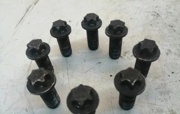 Ford Transit Flywheel bolts 