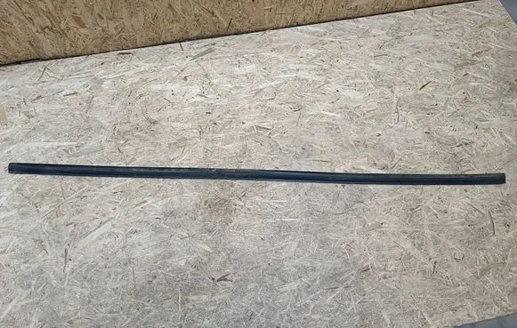 Citroen C4 III e-C4 Front door rubber seal 9833109180