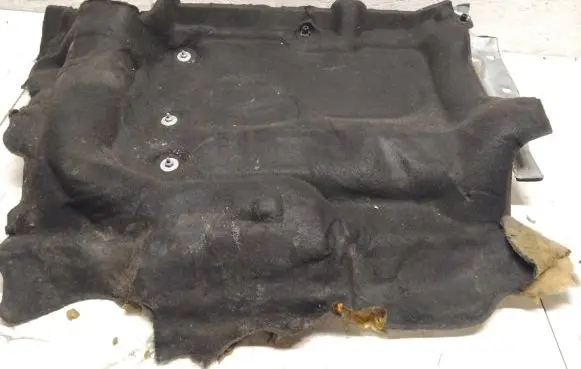 Land Rover Evoque I Heat shield in engine bay 