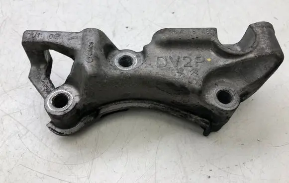 Citroen C4 Grand Picasso Engine mounting bracket 9673585780