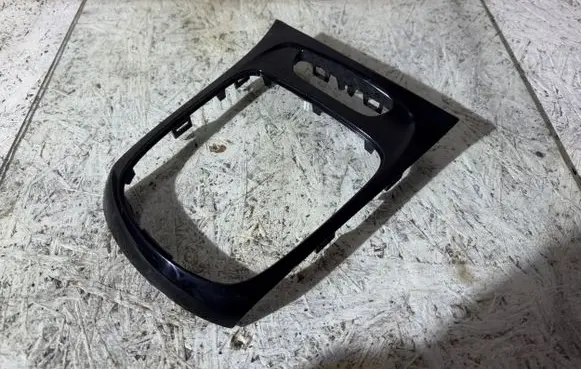 Opel Astra K Gear shifter surround trim plastic 13449240 529131017