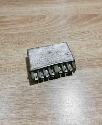 BMW 3 E30 Other relay 1368326