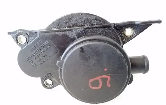 Mercedes-Benz Vito Viano W639 Oil breather separator A6110160334