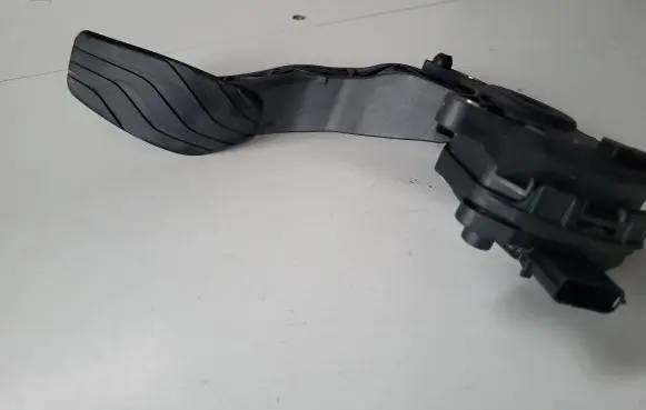 Nissan Qashqai Accelerator throttle pedal 180024BG0B