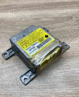 Mitsubishi Pajero Airbag control unit/module MR551784 W2T60275A