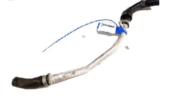 Engine coolant pipe/hose
