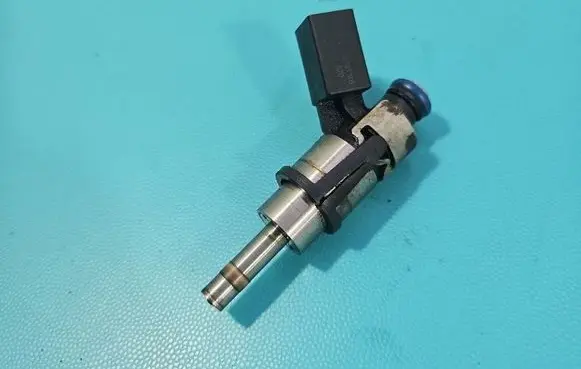 Volkswagen PASSAT B6 Fuel injector 0261500020 IMPRK1576588