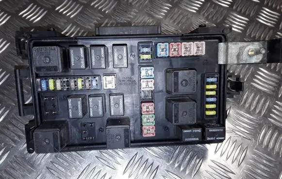 Chrysler 300 - 300C Fuse module 7140179830