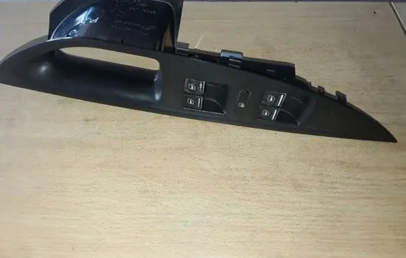 Seat Toledo III (5P) Electric window control switch 1K4959857 5P1867171A