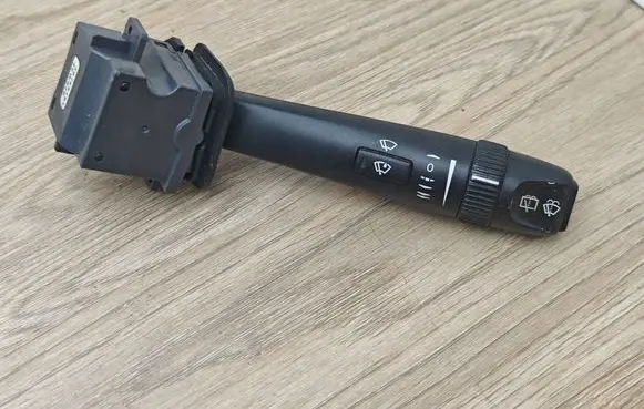 Volvo V70 Wiper control stalk 30768101 06W02D