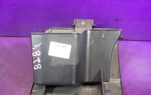Glove box