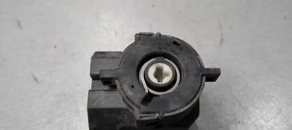 BMW 5 E39 Ignition lock contact 8363706