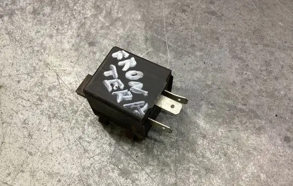 Opel Frontera A Other relay 3SB00443803 2502888 90240664