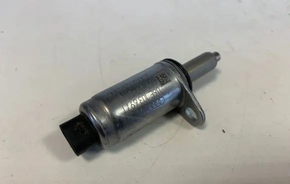 Audi Q5 SQ5 Camshaft vanos timing valve 06E103697T
