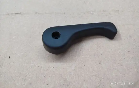 Engine bonnet (hood) release handle