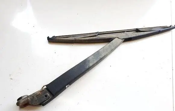 Opel Zafira B Rear wiper blade arm