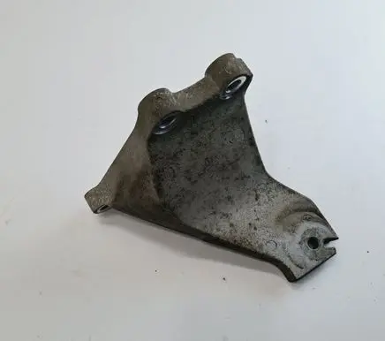 Nissan e-NV200 Engine mounting bracket