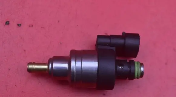 Volvo S60 Fuel injector 67R-0312877