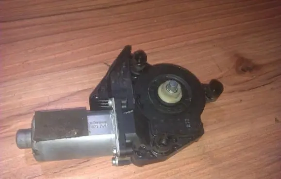Audi A2 Front door window regulator motor 102237xxx