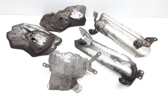 Mercedes-Benz R W251 Heat shield in engine bay A6420901241 A6420901141 A2512400145
