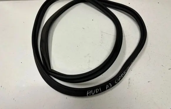 Audi A3 S3 8V Trunk rubber seal (body) 