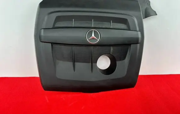 Mercedes-Benz A W176 Engine cover (trim) A6070100067