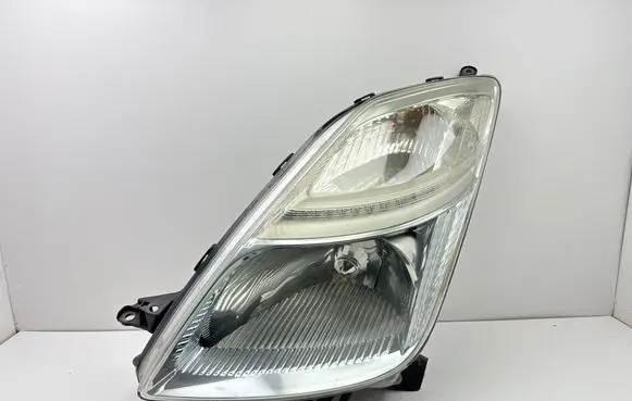 Toyota Prius (XW20) Headlight/headlamp 8117047090