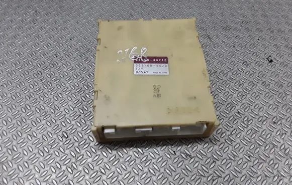 Toyota Avensis Verso Other control units/modules 8865044210