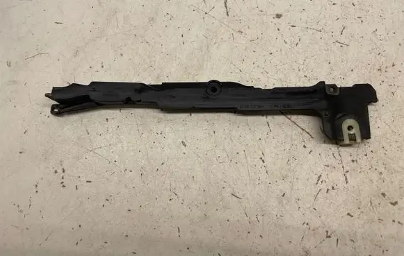 BMW 5 G30 G31 G38 Other engine bay part 9334790