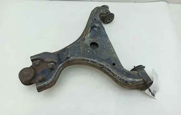 Mercedes-Benz Vito Viano W639 Front lower control arm/wishbone A6393300510