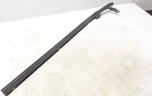 Renault Trafic III (X82) Sliding door middle roller runner 8200154869