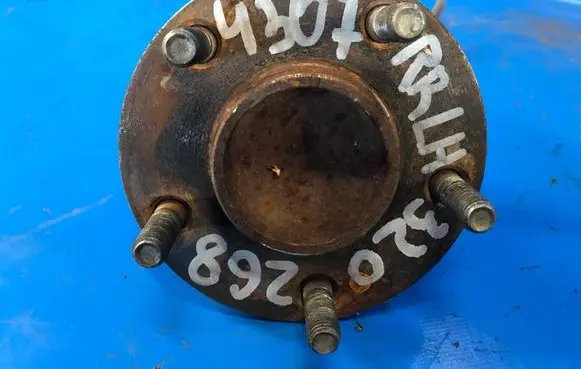 Mitsubishi Outlander Rear wheel bearing hub 3785A033