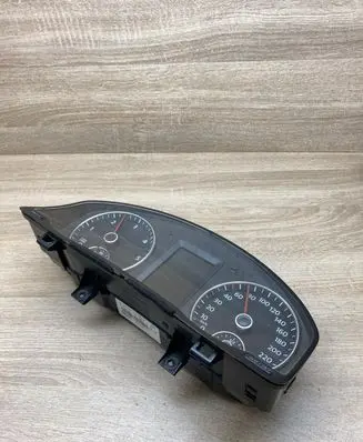 Volkswagen Golf Plus Speedometer (instrument cluster) 5M0920873A