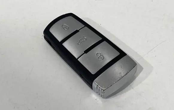 Volkswagen PASSAT B7 Ignition key/card 