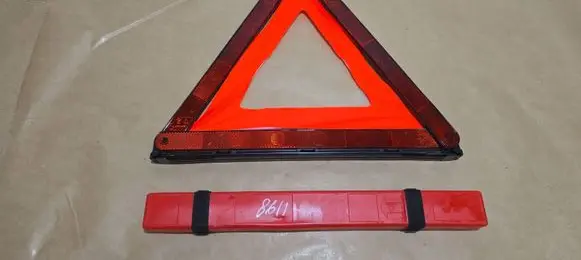 MG ZS Emergency warning sign 10066371