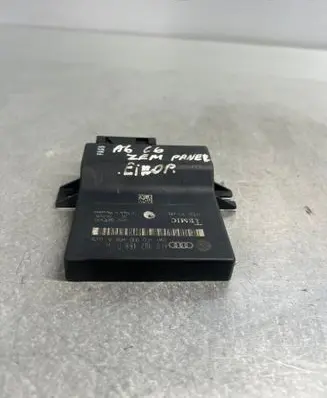 Audi A6 S6 C6 4F Gateway control module 4F0907468D