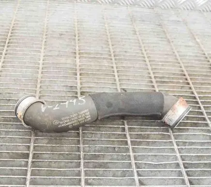 Mercedes-Benz E W212 Engine coolant pipe/hose A2125018282