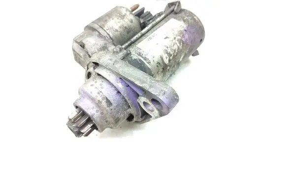 Volkswagen Golf V Starter motor 02Z911023G
