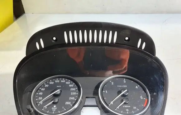 BMW 5 E60 E61 Speedometer (instrument cluster) 62119153755 9153755 1100802138