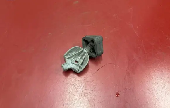 BMW X1 F48 F49 Muffler mount bracket/holder 8617370