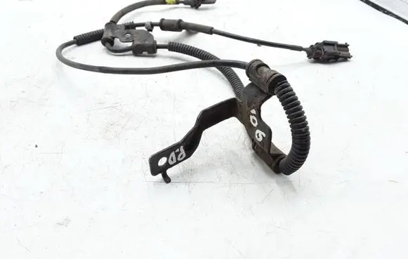 KIA Carens I ABS brake wheel speed sensor 956701D100