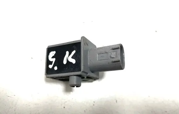 Mercedes-Benz C W204 Airbag deployment crash/impact sensor A2048201985 04896011AB 5WK43584