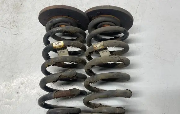 Opel Mokka Front coil spring 95107103