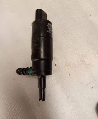 BMW X6 E71 Headlight washer pump 8377430 001004 13264010