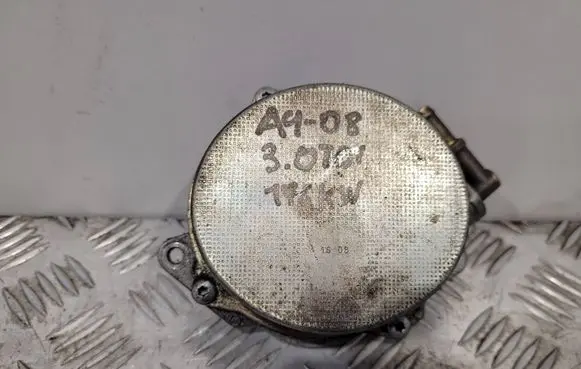Audi A4 S4 B8 8K Vacuum pump