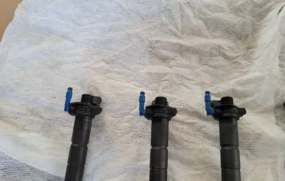 Mercedes-Benz E W213 Fuel injectors set A6540700400 2210103787 0445118040
