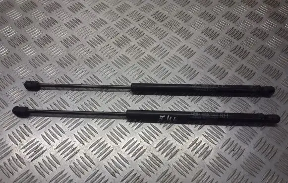 Hyundai i30 Tailgate hydraulic set 