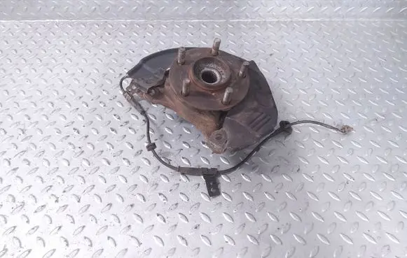Mitsubishi Grandis Front wheel hub MR594355 MN102380