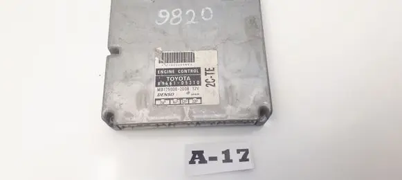 Toyota Avensis T220 Engine control unit/module 8966105310 MB175800 MB1758002008